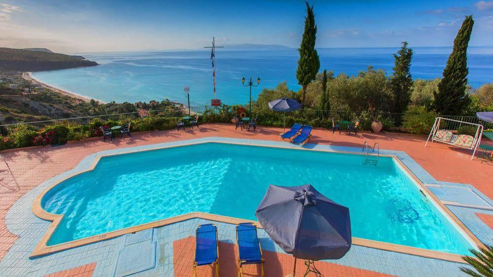 לואורדטה Garbis Villas & Apartments מראה חיצוני תמונה